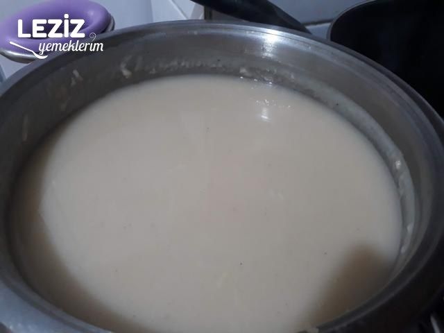 Sarımsaklı Un Çorbası Nasıl Yapılır?