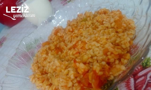Domatesli Bulgur Pilavının Yapımı