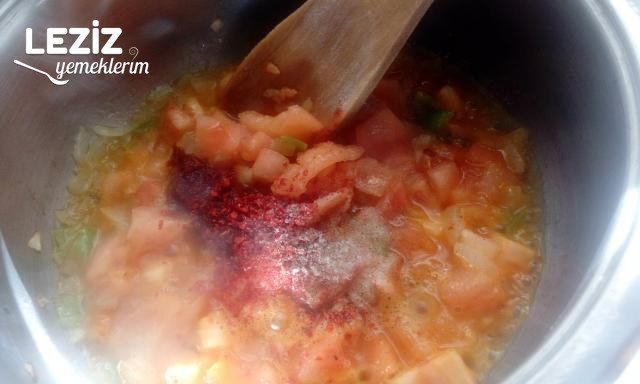 Domatesli Bulgur Pilavının Yapımı