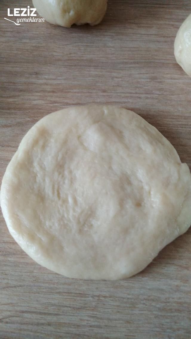 Peynirli Poğaça (Mayalı)