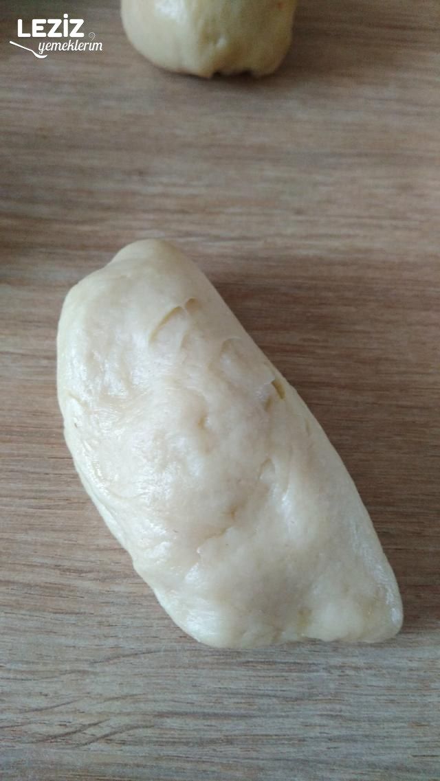 Peynirli Poğaça (Mayalı)