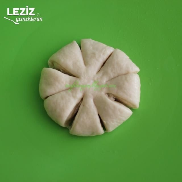 Peynirli Çiçek Poğaça