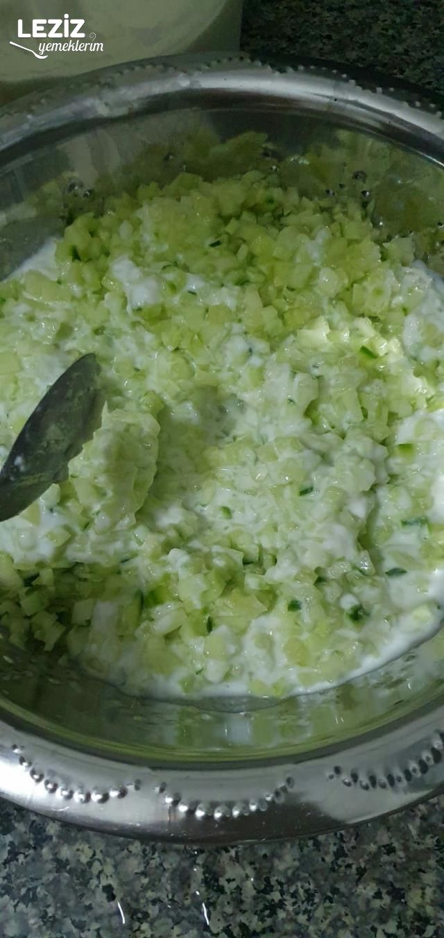 Yaz Aylarında Buz Gibi Cacık