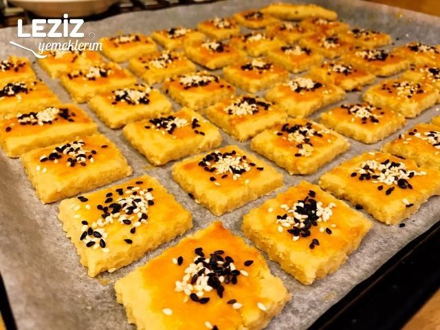 Ağızda Dağılan Kıyır Kıyır Tuzlu Kurabiye