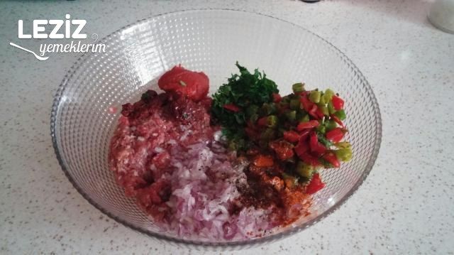 Nefis Lahmacun Böreği Tarifi