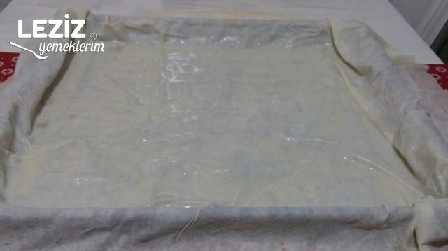 Nefis Lahmacun Böreği Tarifi
