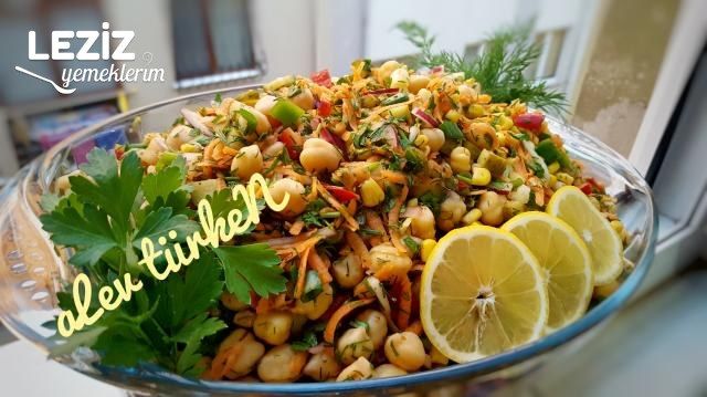 Bereketli Bol Malzemeli Nohut Salatası (Gün Salatası)