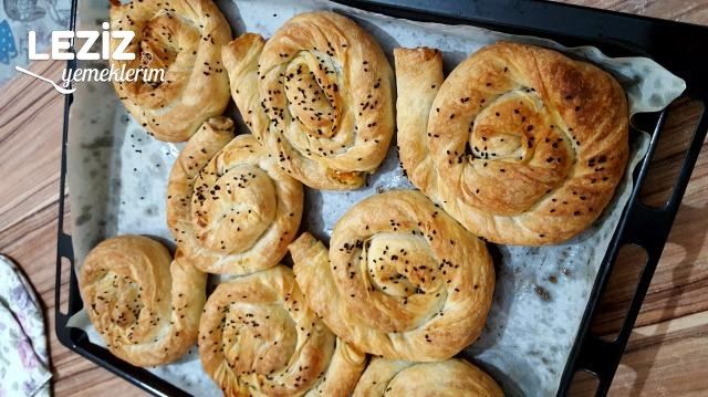 Taze Soğanlı Peynirli Maydanozlu Börek
