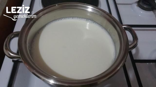 Vişneli Haşhaşlı İrmik Tatlısı