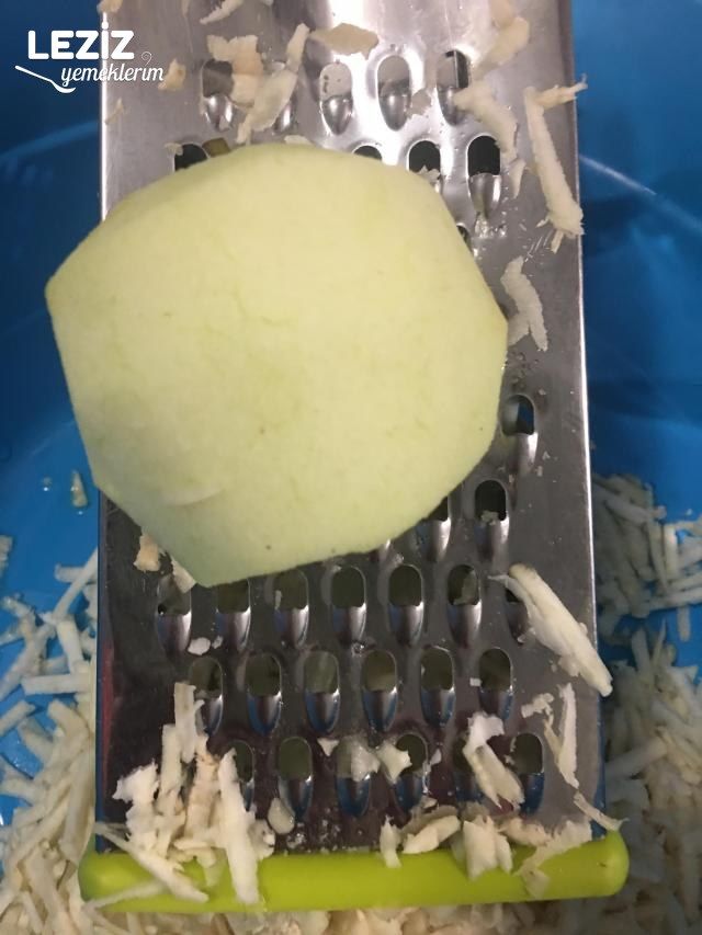 Yeşil Elmalı Kereviz Salatası