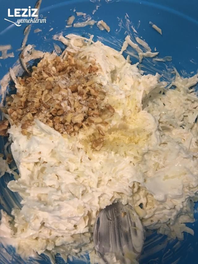 Yeşil Elmalı Kereviz Salatası