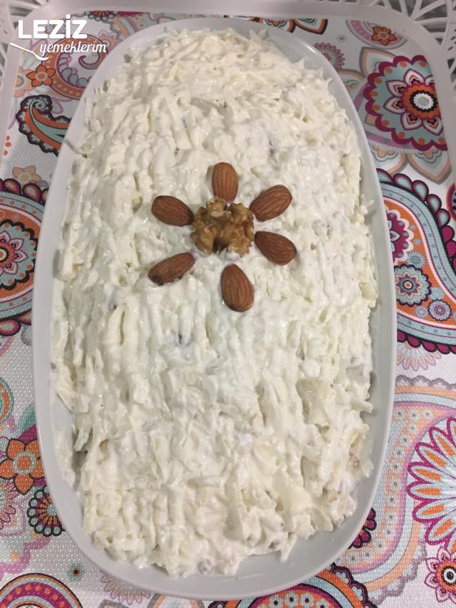 Yeşil Elmalı Kereviz Salatası