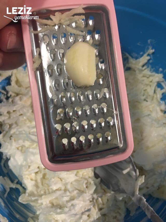 Yeşil Elmalı Kereviz Salatası