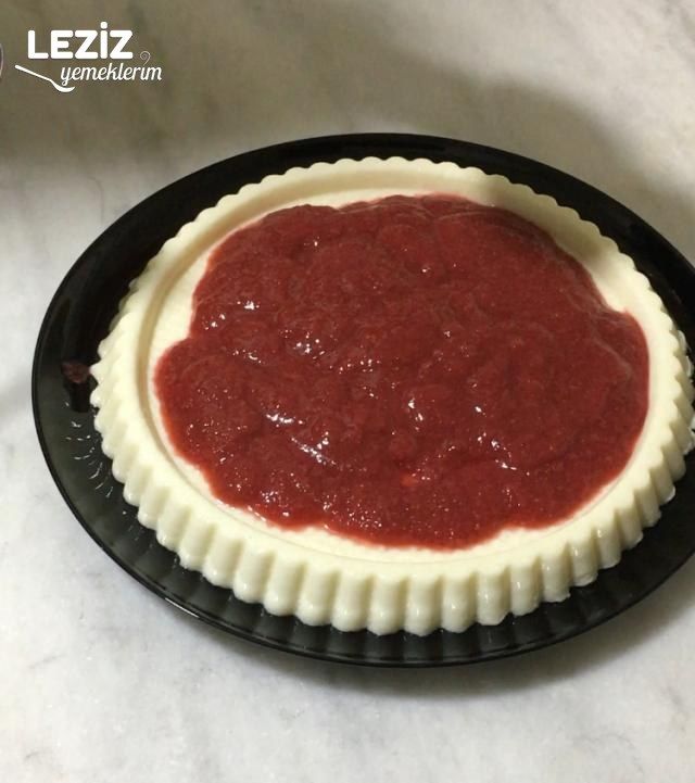 Tart Kalıbında Çilek Rüyası
