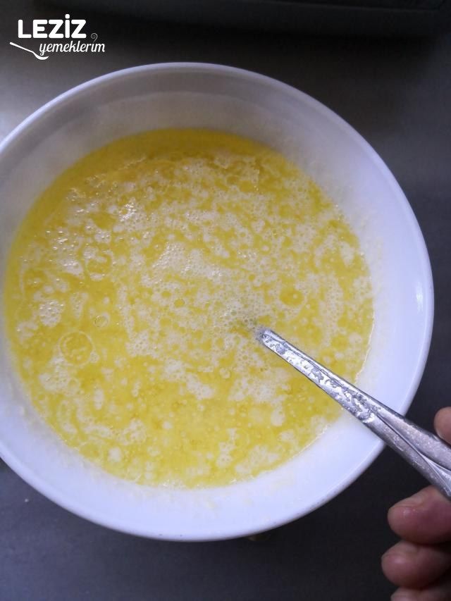 Yufkalı Peynirli Tepsi Böreği