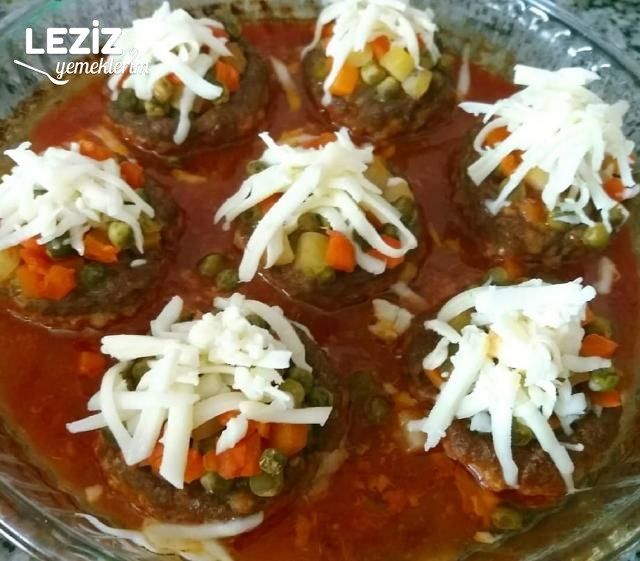 Bol Garniturlü Çanak Köfte