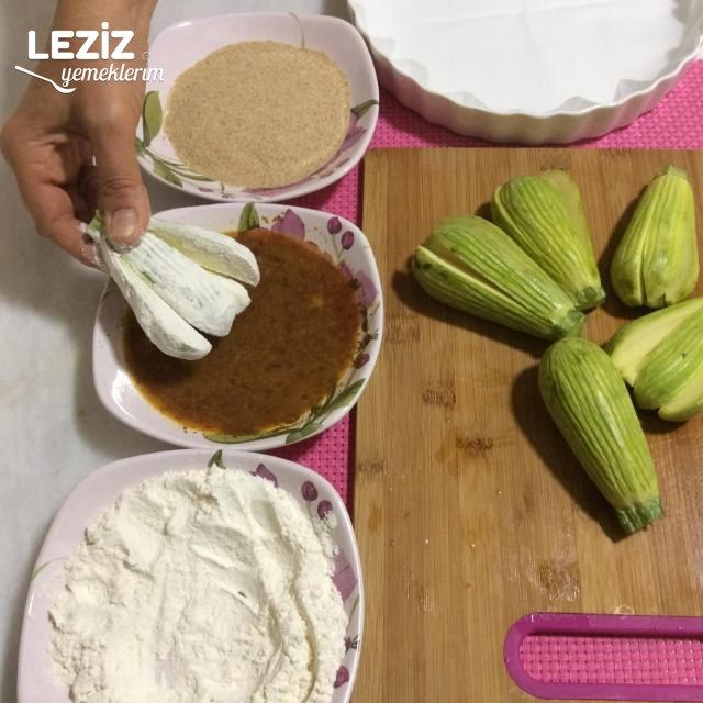 Sarımsaklı Yoğurt Yatağında Çıtır Kabak