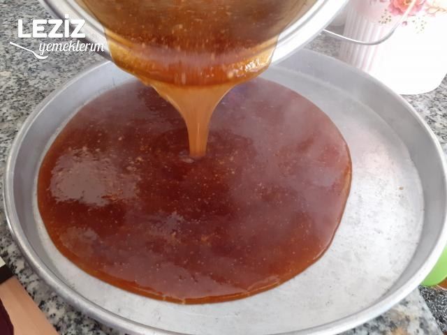 İrmikli Pekmezli Dilme Tatlısı Tarifi