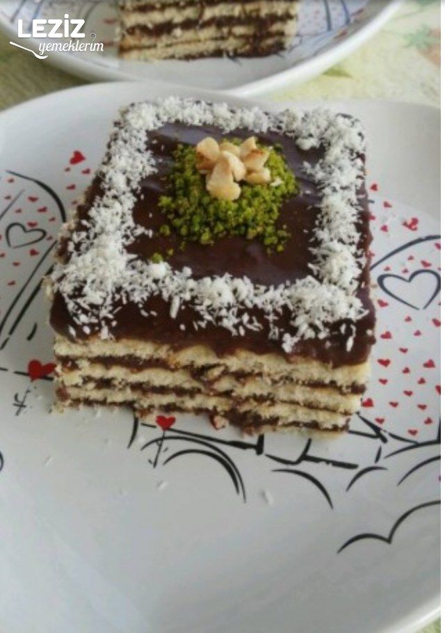 Büsküvili Yaş Pasta Tarifi