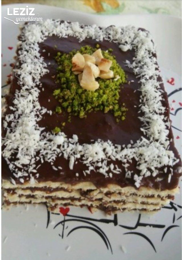 Büsküvili Yaş Pasta Tarifi