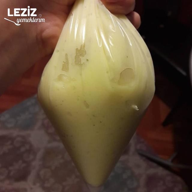 Güveçte Patates Püreli Köfte