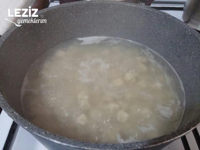 Mantı Çorbası (Yoğurtlu Nohutlu)