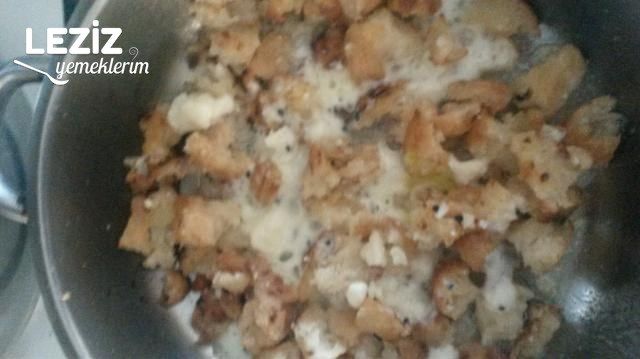 Sağanda Peynirli Yumurtalı Kıtır Ekmek