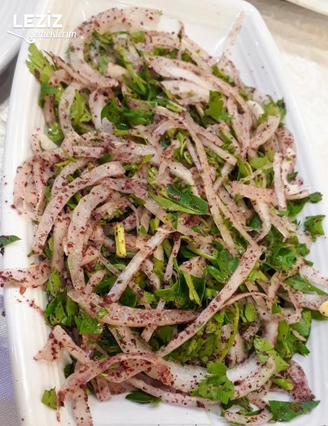 Adana Usulü Sumaklı Soğan Salatası Tarifi