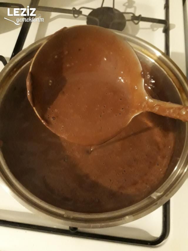 Kelepçeli Kalıpta Bisküvili Pasta Leziz Yemeklerim