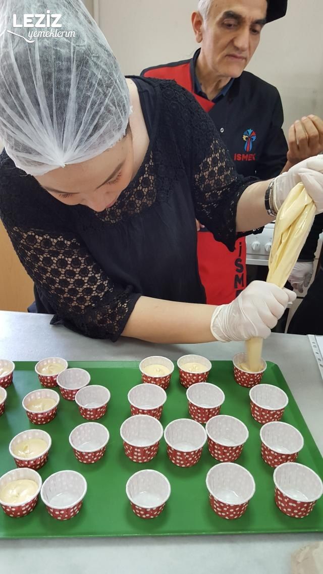 Şefinden Pratik Nefis Vanilyalı Cupcake
