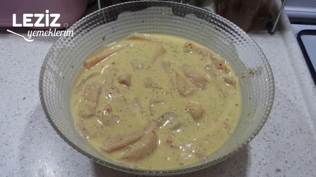 Enfes Sosuyla Yedikçe Yediren Çıtır Çıtır Tavuk (Mısır Gevrekli)