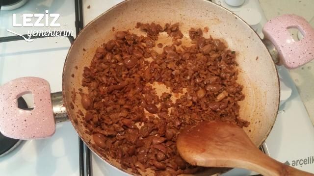 Tavada Zeytinli Kıymalı Gözleme