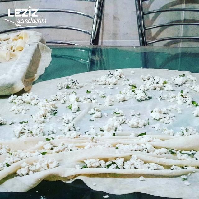Su Böreği Tadında Büzgülü Börek