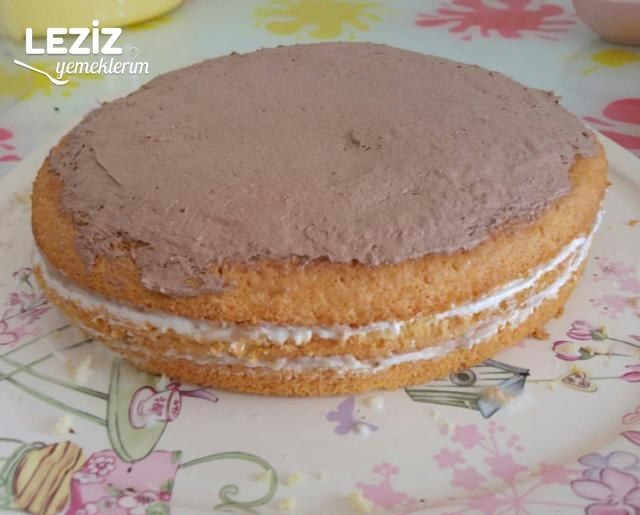 Rulo Gofretli Doğum Günü Pastası