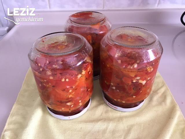 Kışlık Közlenmiş Biber Konservesi