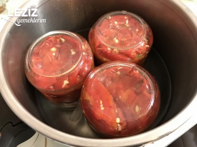 Kışlık Közlenmiş Biber Konservesi