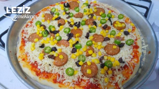 Tepside Karışık Pizza Tarifi (Hazırdan Güzel)