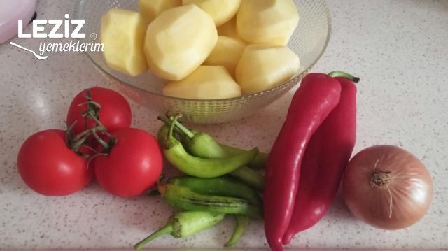 Tencerede Etsiz Patates Yemeği Tarifi