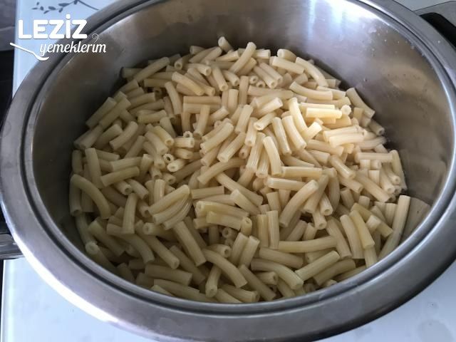 Fırında Beşamel Soslu Makarna Tarifi