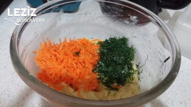 Dereotlu Havuçlu Poğaça Tarifi