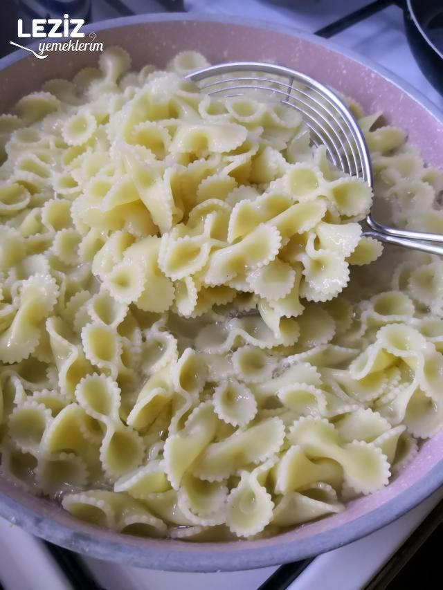 Acılı Soslu Makarna