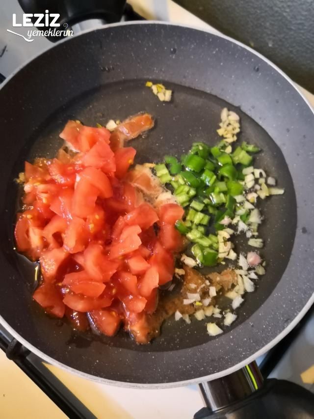 Acılı Soslu Makarna