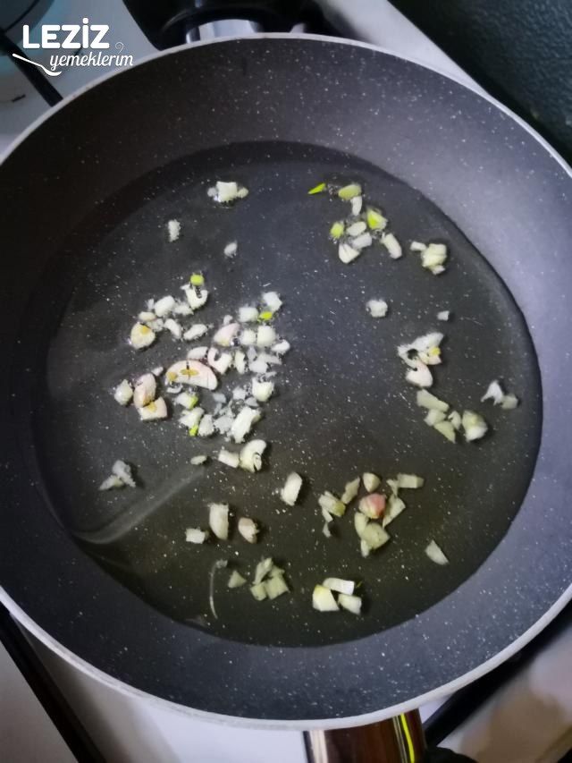 Acılı Soslu Makarna