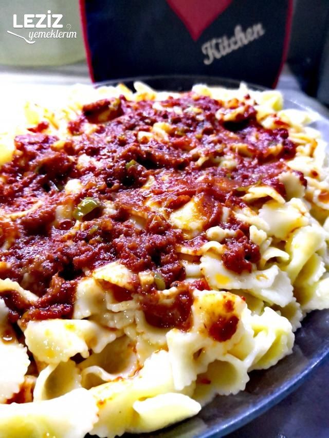 Acılı Soslu Makarna