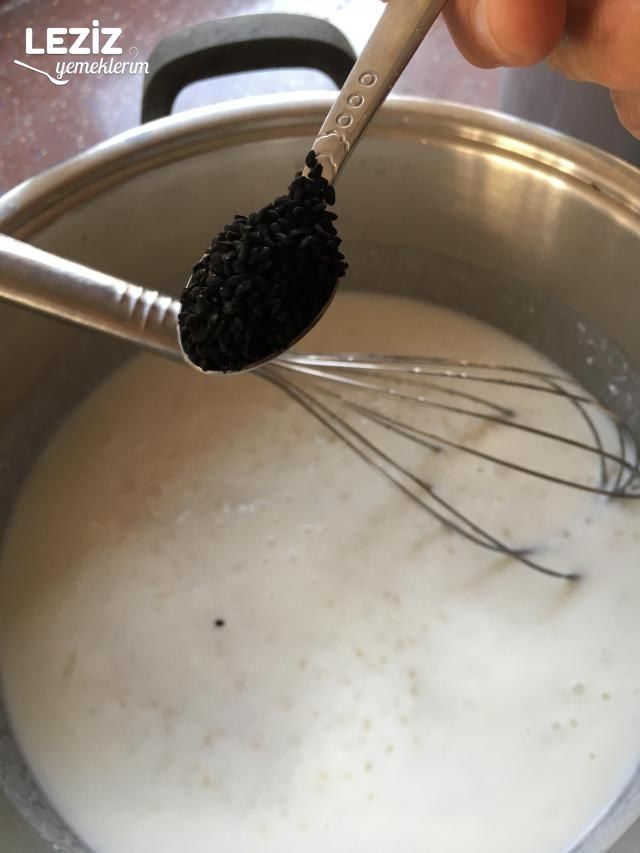 Çörekotlu Kekikli Yayla Çorbası