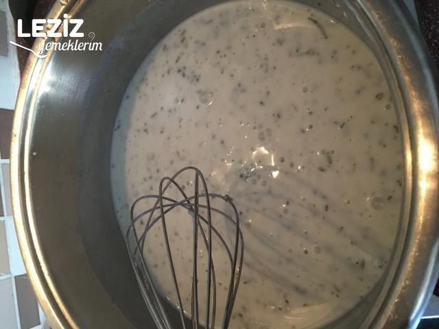 Çörekotlu Kekikli Yayla Çorbası