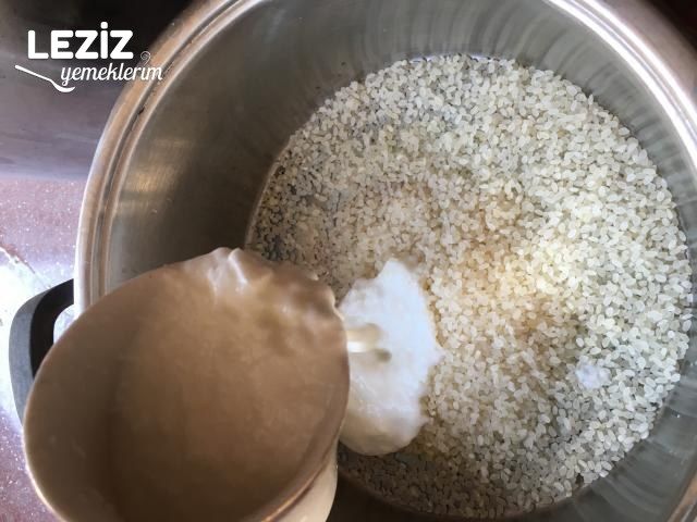 Çörekotlu Kekikli Yayla Çorbası