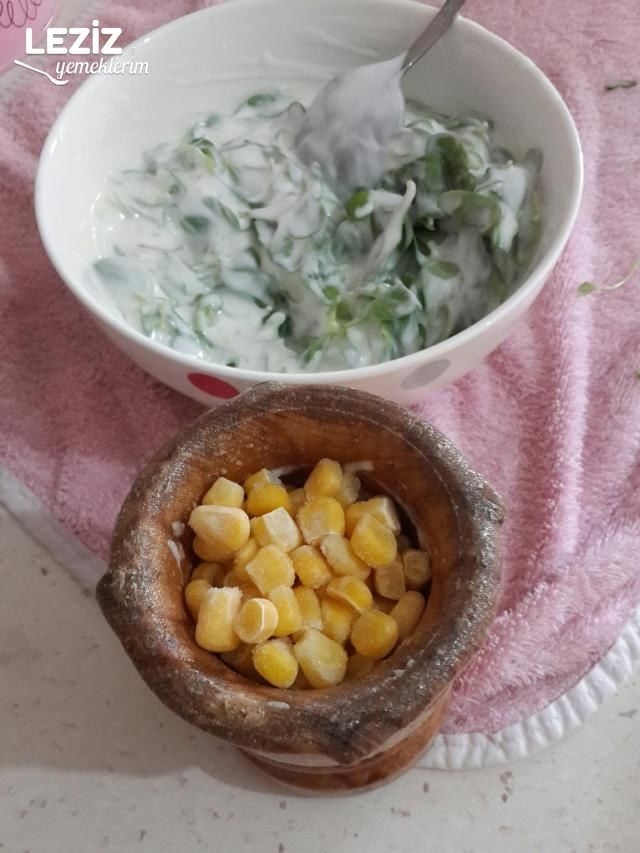 Yoğurtlu Semizotu Salatası (Aşama Aşama Anlatım)