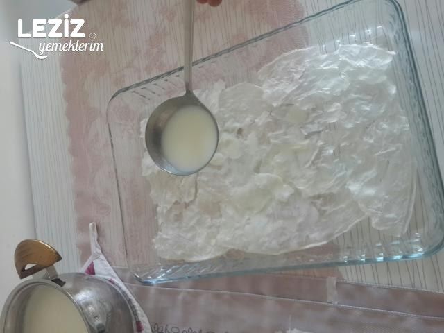 Cevizli Ve Çilekli Güllaç Tarifi