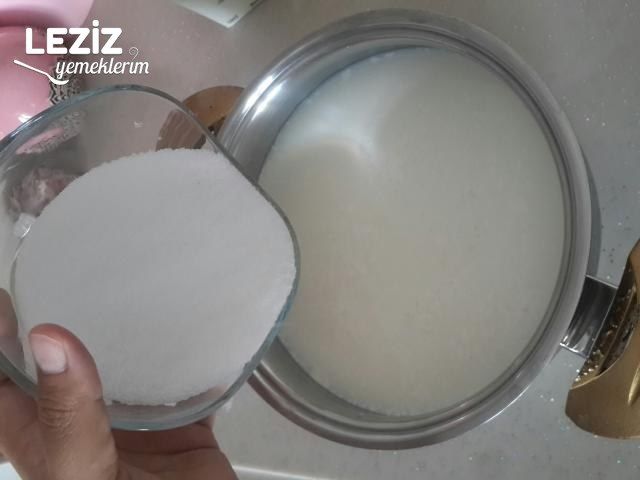 Cevizli Ve Çilekli Güllaç Tarifi